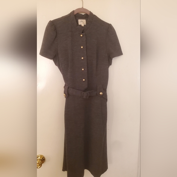 An Original Milly of New York Gray Wool Short Cap Sleeve Gold Button Dress. - Picture 15 of 15